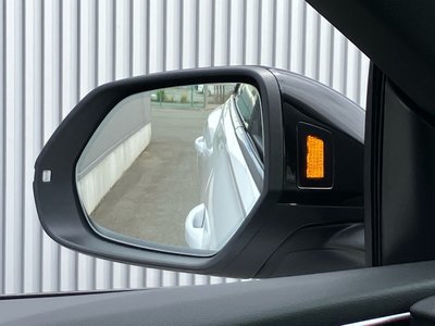 صورة مصغرة 38 لـ 2025 AUDI Q8