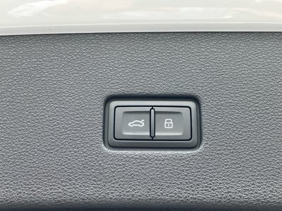 صورة مصغرة 56 لـ 2025 AUDI Q8