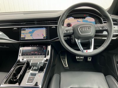 AUDI Q8 - 10