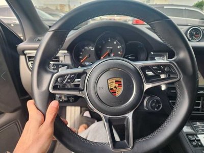 PORSCHE MACAN - 8
