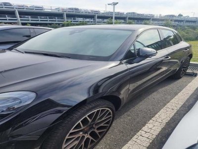 PORSCHE MACAN - 4