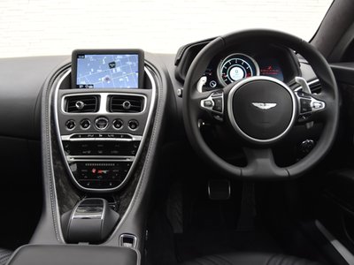 صورة 12 لـ 2017 Aston Martin DB11