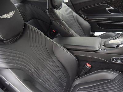 صورة 11 لـ 2017 Aston Martin DB11