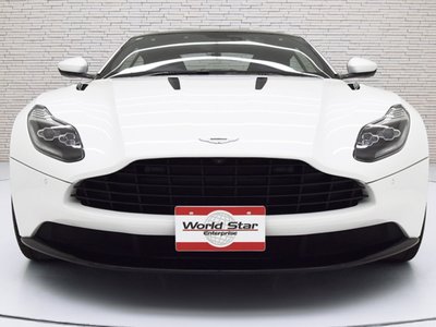 صورة 7 لـ 2017 Aston Martin DB11