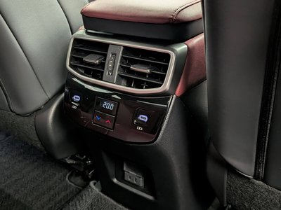 صورة مصغرة 32 لـ 2023 Lexus RX