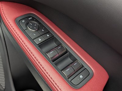 صورة مصغرة 30 لـ 2023 Lexus RX