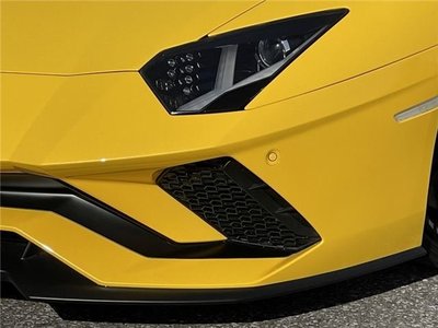 LAMBORGHINI AVENTADOR - 9