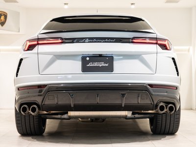 LAMBORGHINI URUS - 8