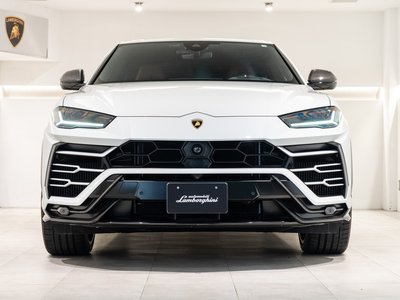 LAMBORGHINI URUS - 3
