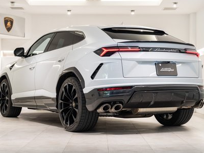 LAMBORGHINI URUS - 5