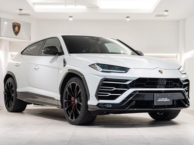 LAMBORGHINI URUS - 2