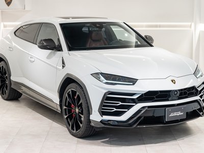 LAMBORGHINI URUS - 1