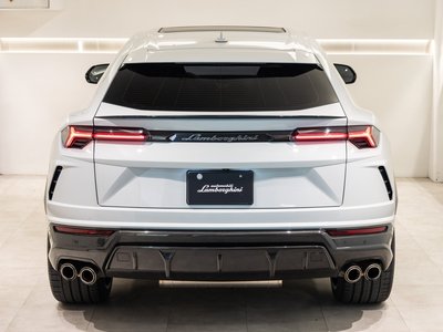 LAMBORGHINI URUS - 7