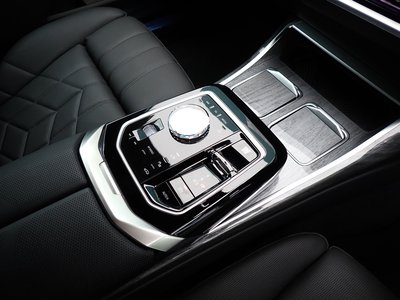 2025 BMW 7 SERIES thumbnail 25