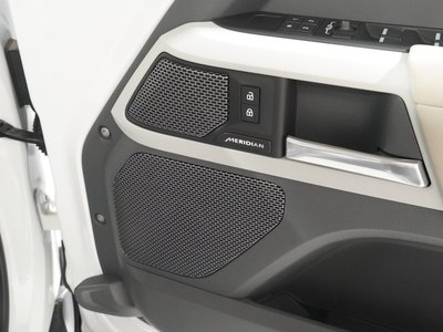 LAND ROVER DEFENDER - 5