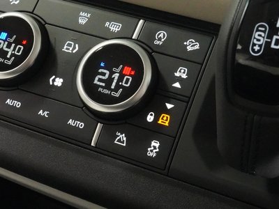 LAND ROVER DEFENDER - 4