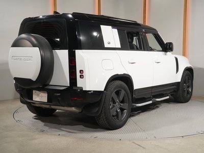 LAND ROVER DEFENDER - 10