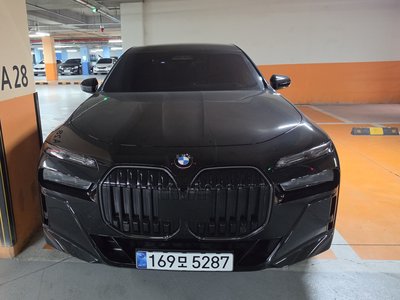 BMW 7 SERIES - 1