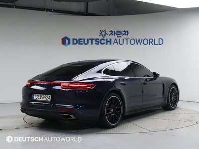 PORSCHE PANAMERA - 4