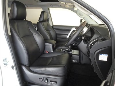 TOYOTA LAND CRUISER PRADO - 4