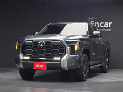 TOYOTA TUNDRA - 2