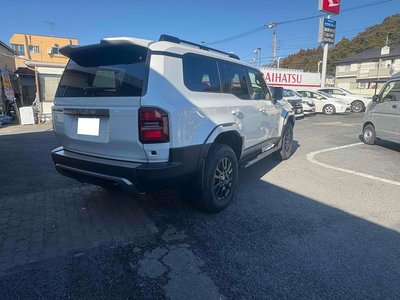 TOYOTA LAND CRUISER 250 - 7