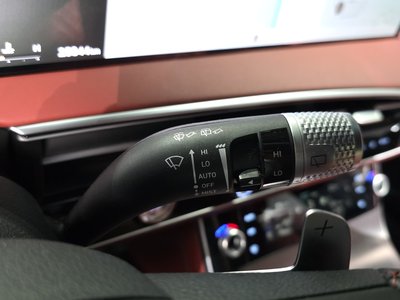 2024 Genesis GV70 thumbnail 28