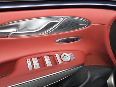 2024 Genesis GV70 thumbnail 29