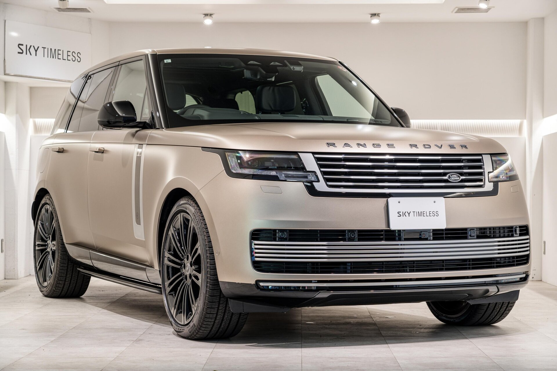 LAND ROVER RANGE ROVER - View 1