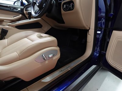 PORSCHE MACAN - 6