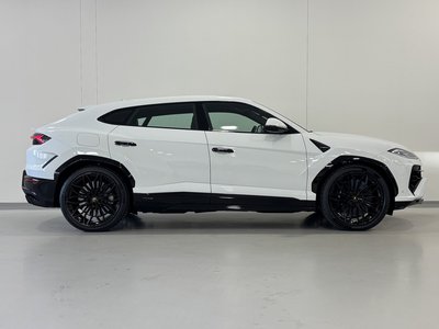 LAMBORGHINI URUS - 8
