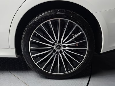 MERCEDES-BENZ E-CLASS - 8