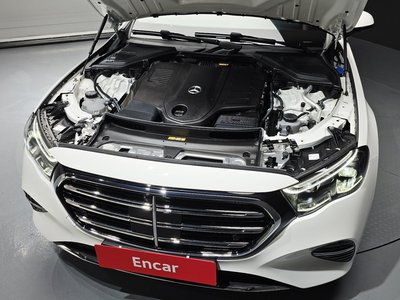 MERCEDES-BENZ E-CLASS - 7