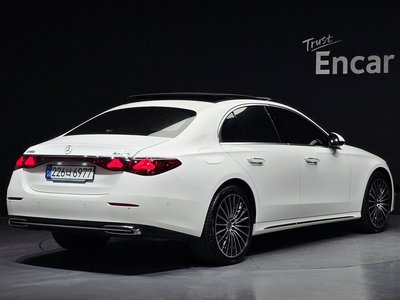 MERCEDES-BENZ E-CLASS - 4