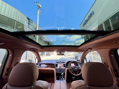 BENTLEY BENTAYGA - 4