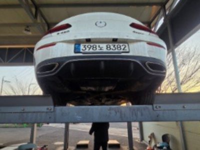 MERCEDES-BENZ E-CLASS - 2