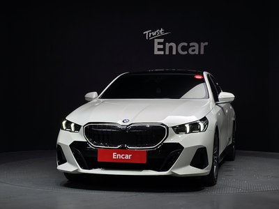 2024 BMW 5 SERIES photo 2
