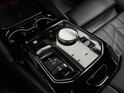 2024 BMW 5 SERIES thumbnail 12