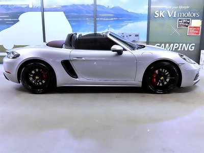 PORSCHE 718 - 8