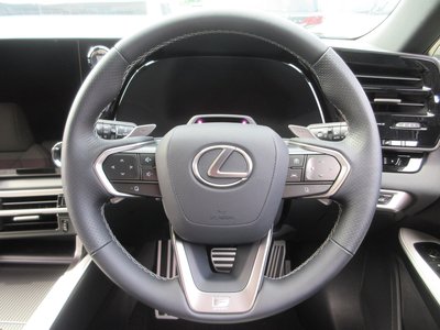 2025 Lexus RX — миниатюра 35
