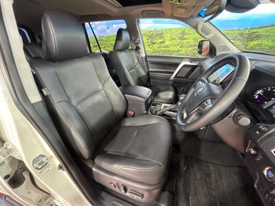 TOYOTA LAND CRUISER - 8