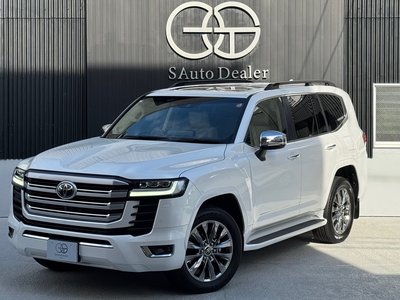 TOYOTA LAND CRUISER 300