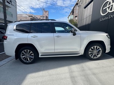 TOYOTA LAND CRUISER 300 - 5