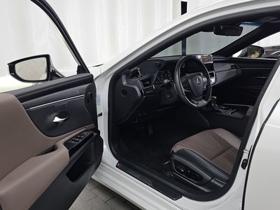 2023 Lexus ES — миниатюра 13