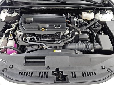 صورة 7 لـ 2023 Lexus ES