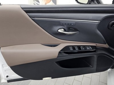 2023 Lexus ES — миниатюра 14