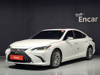 صورة 1 لـ 2023 Lexus ES