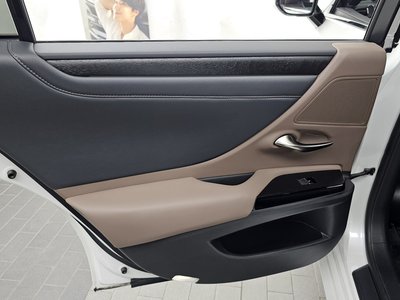 2023 Lexus ES — миниатюра 15