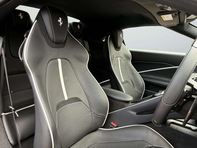 2025 Ferrari ROMA SPIDER 照片 16