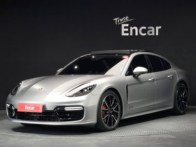 PORSCHE PANAMERA - 1
